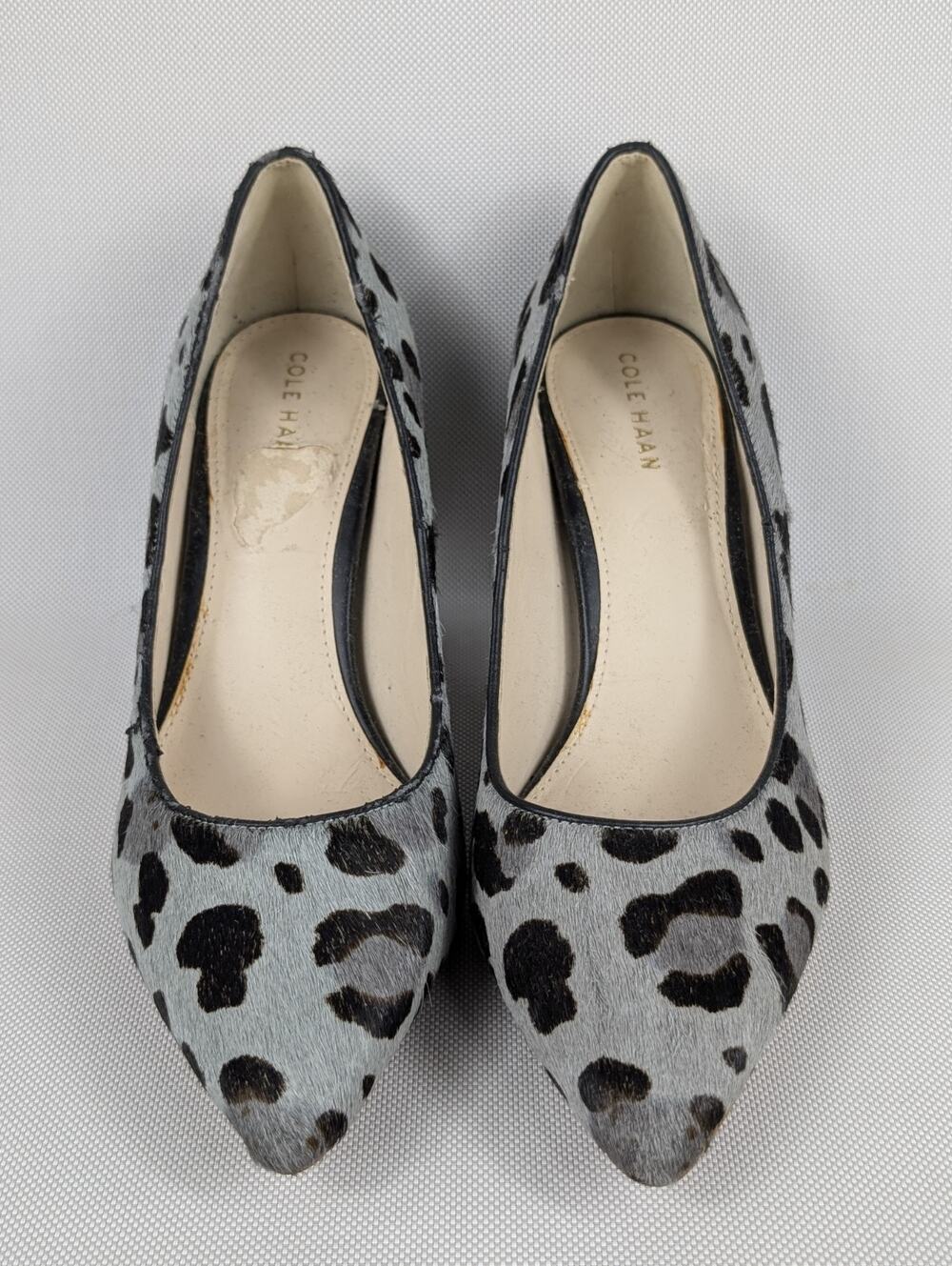 Cole Haan Gemma Logo Calf hair Pump GUC 6.5 B Gray Good Pre-owned Condition